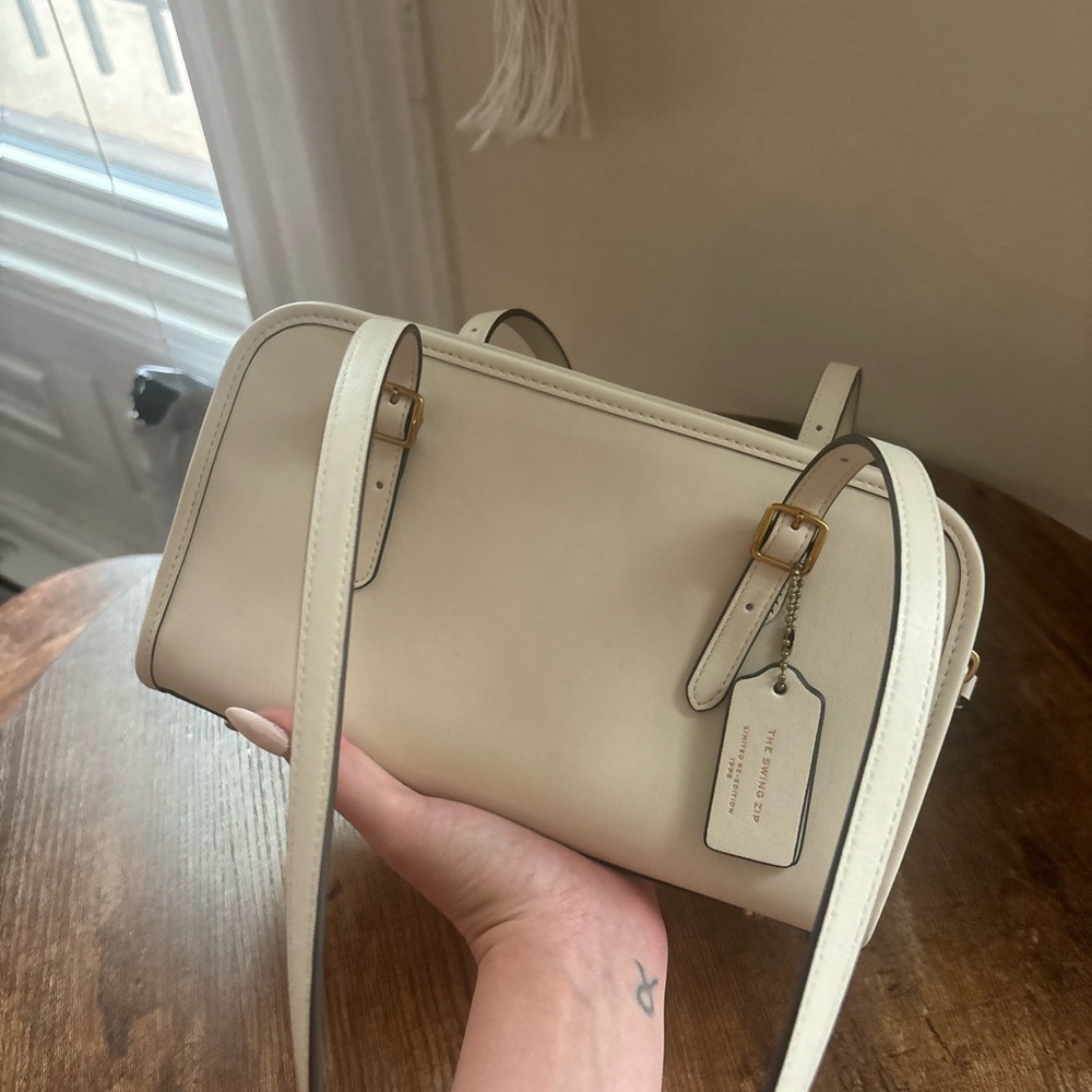 Coach swing zip bag- chalk
